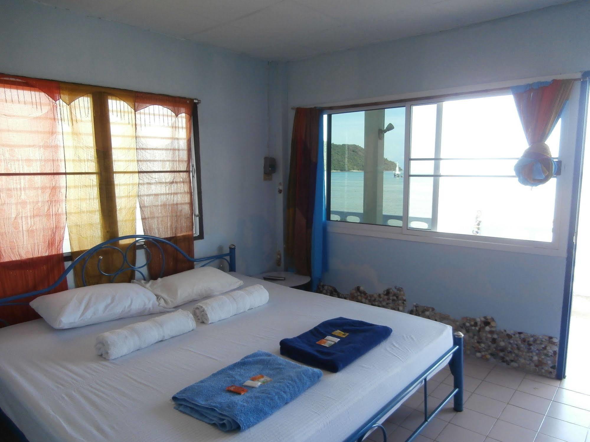 Hotel Fiji Palms Phuket Esterno foto
