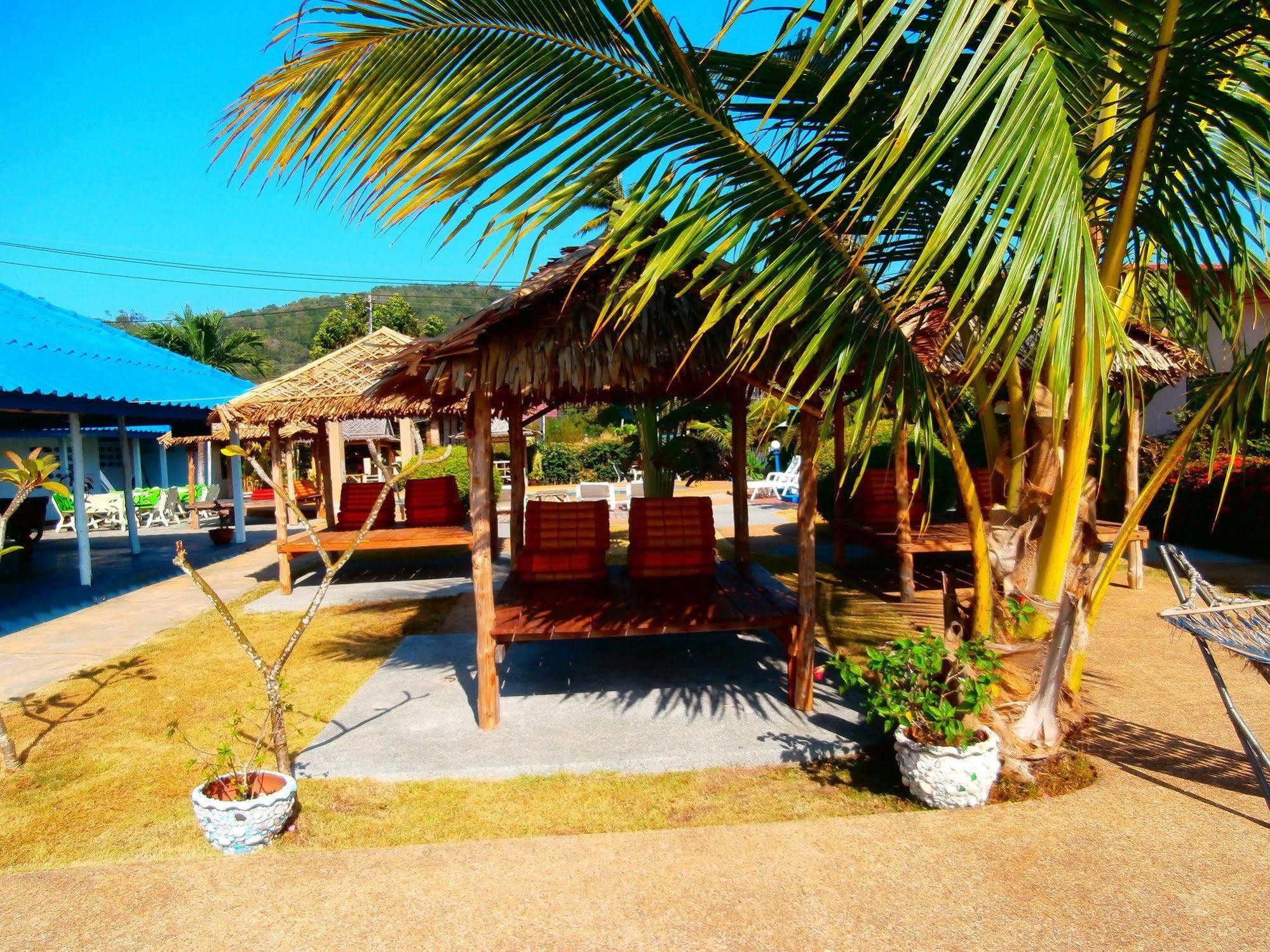 Hotel Fiji Palms Phuket Esterno foto